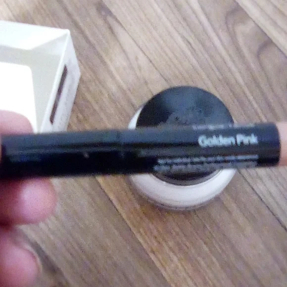 Bobbi Brown hydrating face cream with bonus boii eye shadow stick new